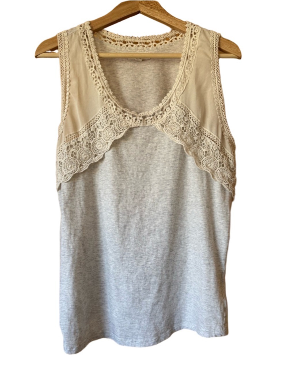 Adiva Crochet Lace-Trim Tank Top in Cream and Light Gray size XL